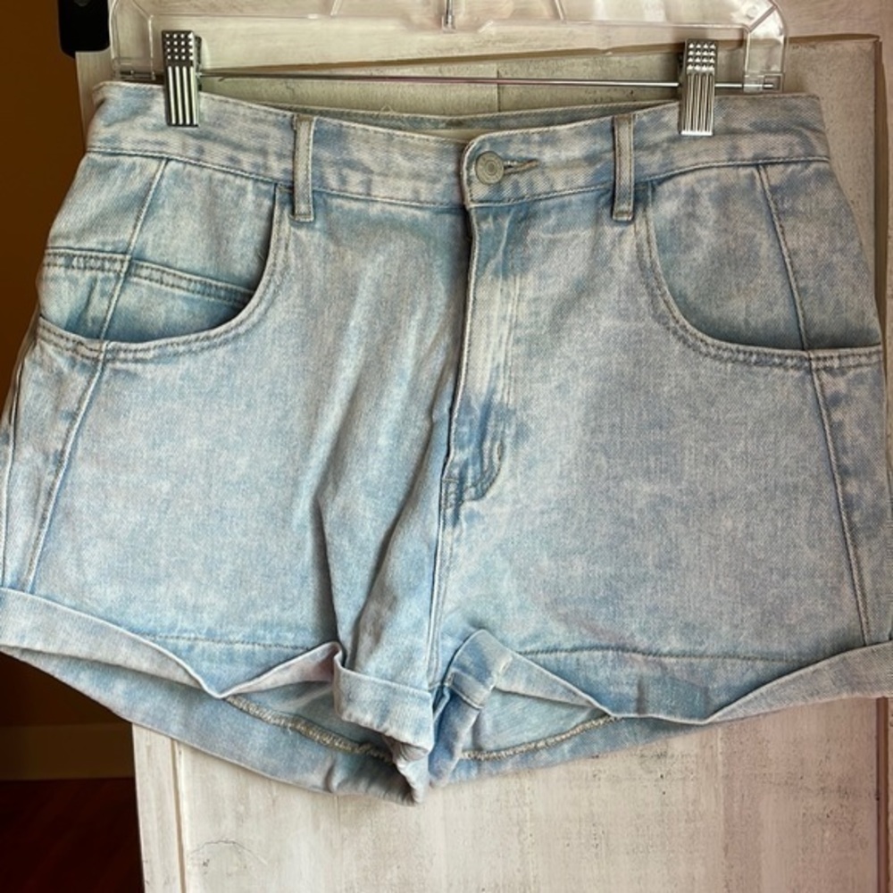 PacSun size 28 mom shorts